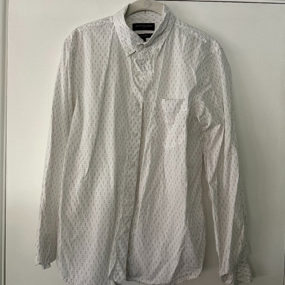 Subtle pattern untucked button down collared shirt, Mens Small